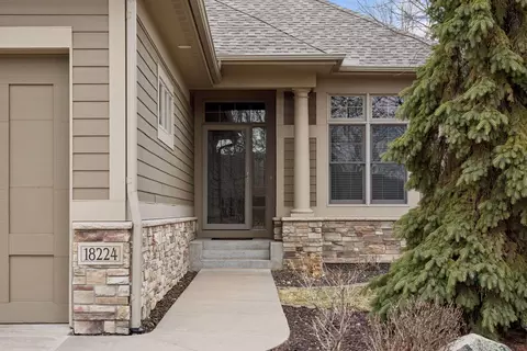18224 Justice Way, Lakeville, MN 55044