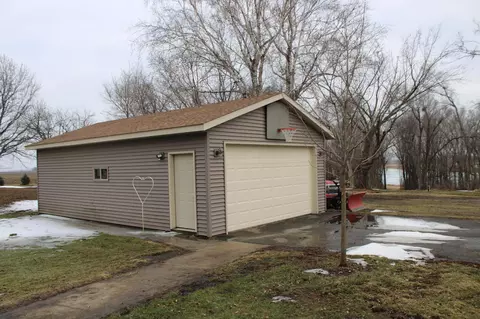 Exterior - 33198 540th Ave, Alberta, MN 56207 photo 10 of 19
