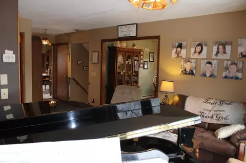 Entry Way - 33198 540th Ave, Alberta, MN 56207 photo 2 of 5