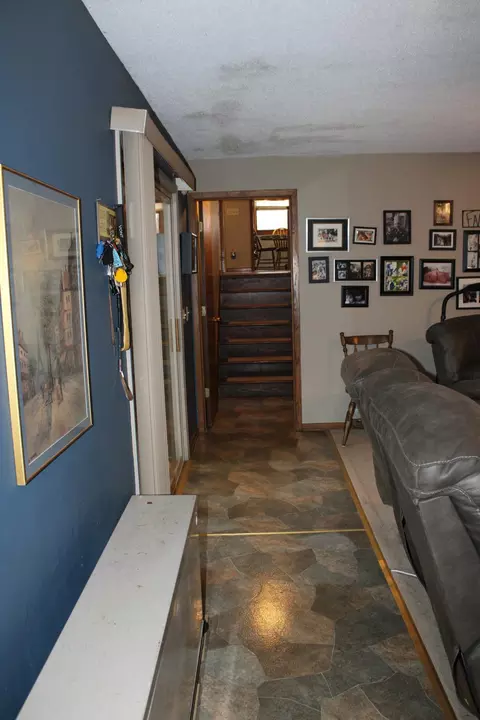 Entry Way - 33198 540th Ave, Alberta, MN 56207 photo 4 of 5