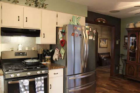 Kitchen - 33198 540th Ave, Alberta, MN 56207 photo 3 of 3