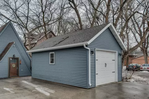 Exterior - 515 10th St S, Fargo, ND 58103 photo 8 of 10