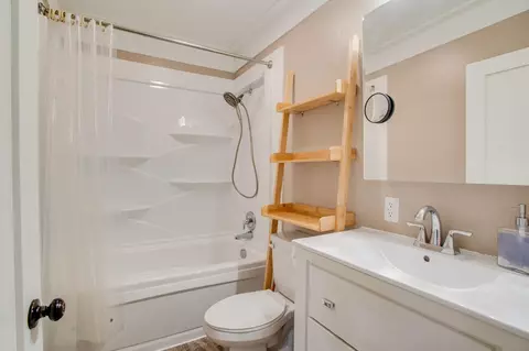 Bath - 515 10th St S, Fargo, ND 58103 photo 1 of 2