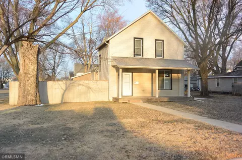 707 Ford Ave N, Glencoe, MN 55336