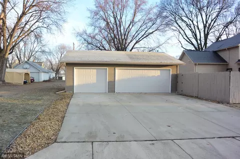 Exterior - 707 Ford Ave N, Glencoe, MN 55336 photo 2 of 2