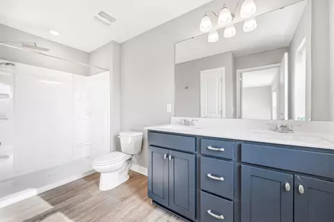 Bath - 1541 Freedom Ln, Delano, MN 55328 photo 3 of 3