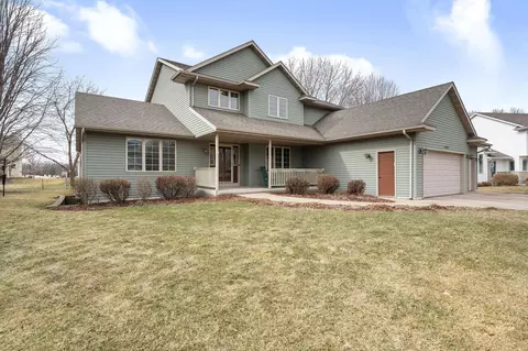 1120 Esther Ln, Owatonna, MN 55060
