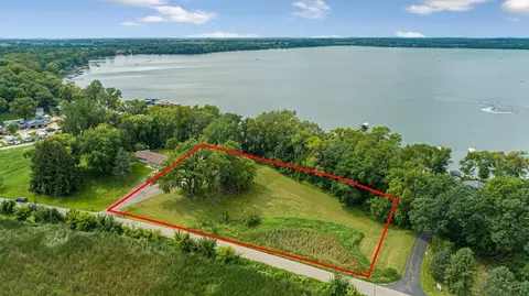 16930 Elmore Trl, Faribault, MN 55021