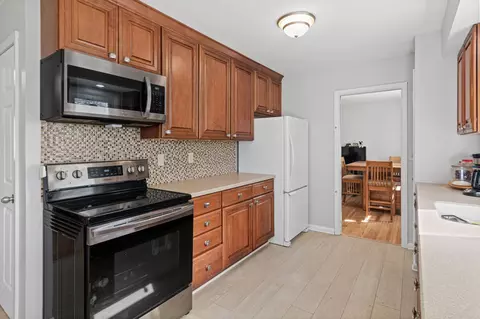 Kitchen - 1324 Valley St, Chaska, MN 55318 photo 3 of 5