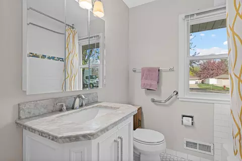 Bath - 1324 Valley St, Chaska, MN 55318 photo 1 of 1