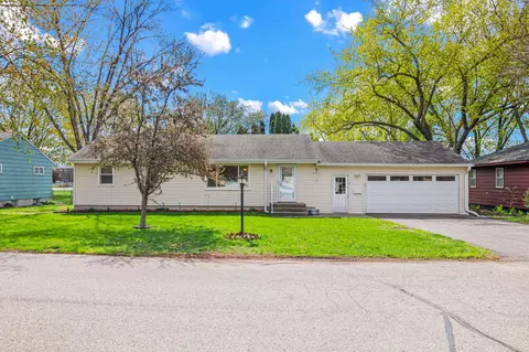 Exterior - 1324 Valley St, Chaska, MN 55318 photo 1 of 7