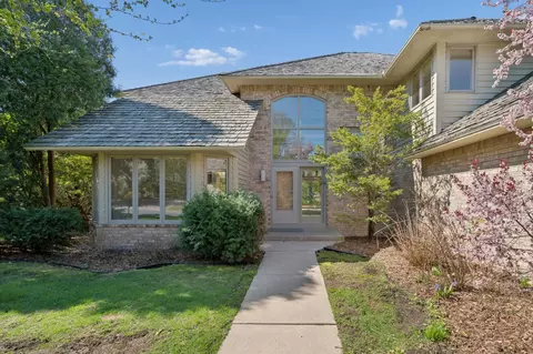 782 Evergreen Knls, Mendota Heights, MN 55118
