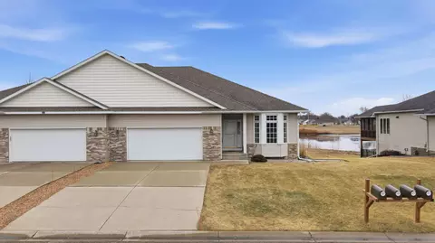 2877 Meadowview Ln NE, Owatonna, MN 55060