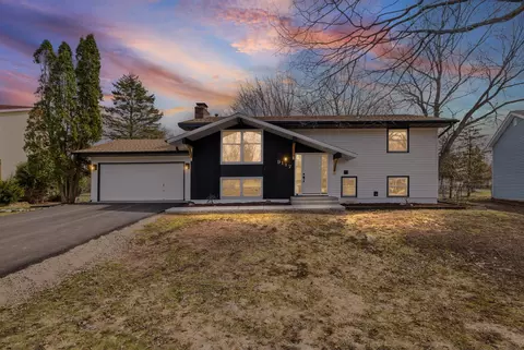 9117 31st Ave N, New Hope, MN 55427