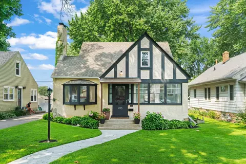 985 Cherokee Ave, West Saint Paul, MN 55118