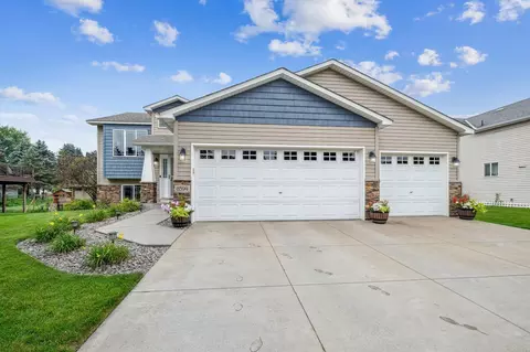 8594 Dunkirk Ct NE, Blaine, MN 55449