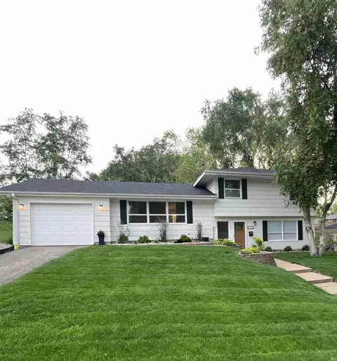 3411 Xylon Ave N, New Hope, MN 55427