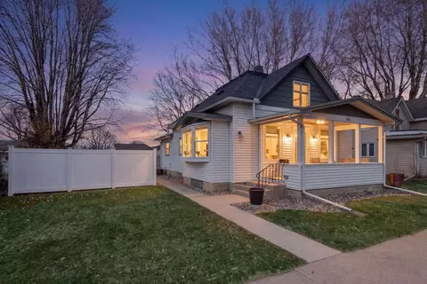 208 E 1st St, Waconia, MN 55387