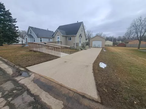 1403 11th Ave NW, Austin, MN 55912