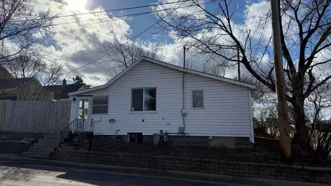 71 Stone St, Winona, MN 55987