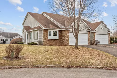 704 Crescent Curv, Saint Paul, MN 55127