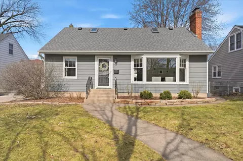 1491 California Ave W, Falcon Heights, MN 55108