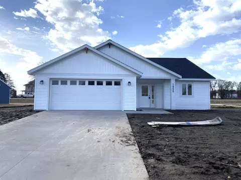 1800 Roberts St, Saint Charles, MN 55972