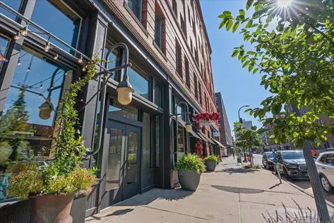 210 N 2nd St #206, Minneapolis, MN 55401