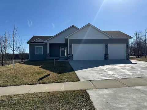 1230 Olivia St SE, New Prague, MN 56071
