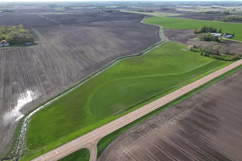 13 Nnn County Road 31, Hamburg, MN 55339