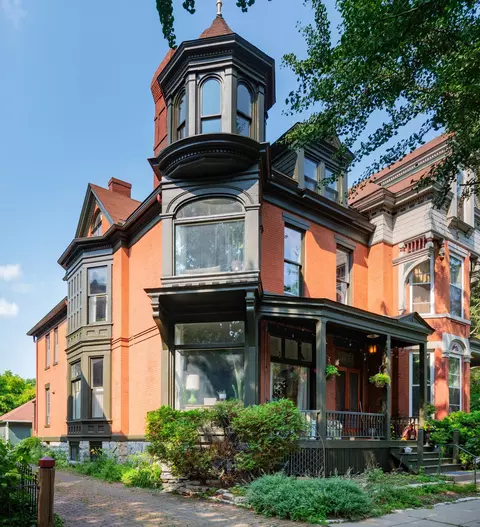 297 Laurel Ave, Saint Paul, MN 55102