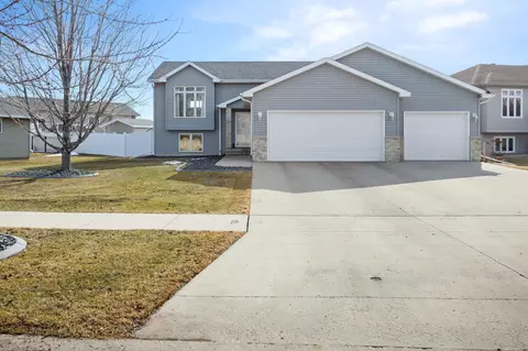 Exterior - 4512 44th St S, Fargo, ND 58104 photo 5 of 7