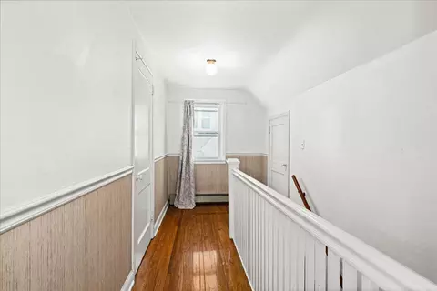 Entry Way - 116 E Wabasha St, Duluth, MN 55803 photo 6 of 6