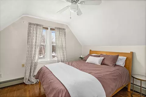 Bedroom - 116 E Wabasha St, Duluth, MN 55803 photo 3 of 6