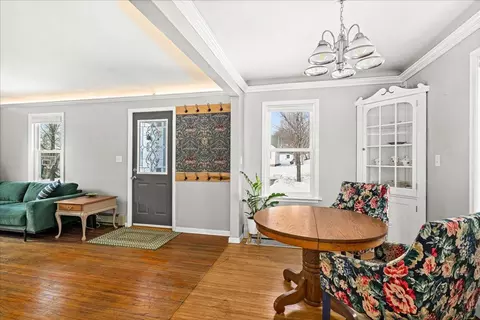 Entry Way - 116 E Wabasha St, Duluth, MN 55803 photo 4 of 6