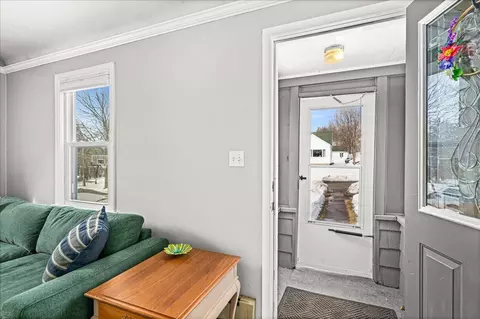 Entry Way - 116 E Wabasha St, Duluth, MN 55803 photo 1 of 6