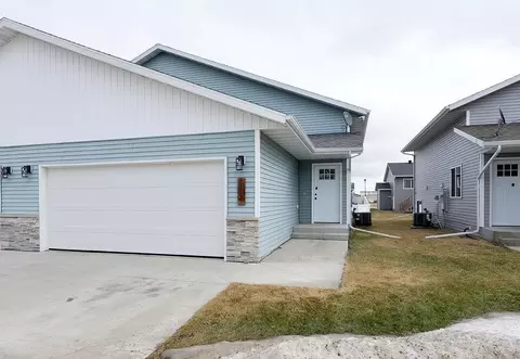 153 Pine Ave, Mapleton, ND 58059