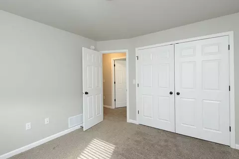 Bedroom - 153 Pine Ave, Mapleton, ND 58059 photo 3 of 6