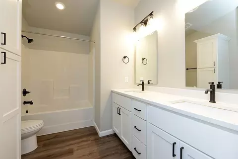 Bath - 153 Pine Ave, Mapleton, ND 58059 photo 1 of 2