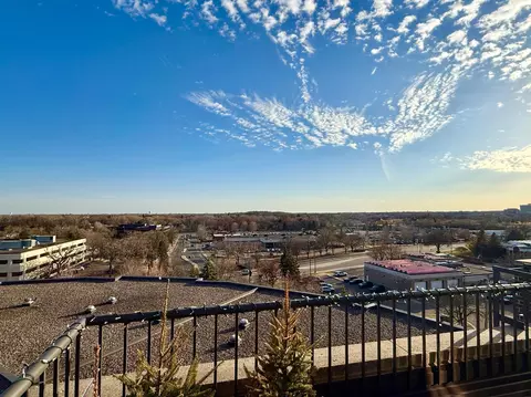 7600 Golden Valley Rd #305, Golden Valley, MN 55427