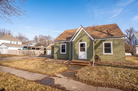 122 1st Ave NE, Clara City, MN 56222