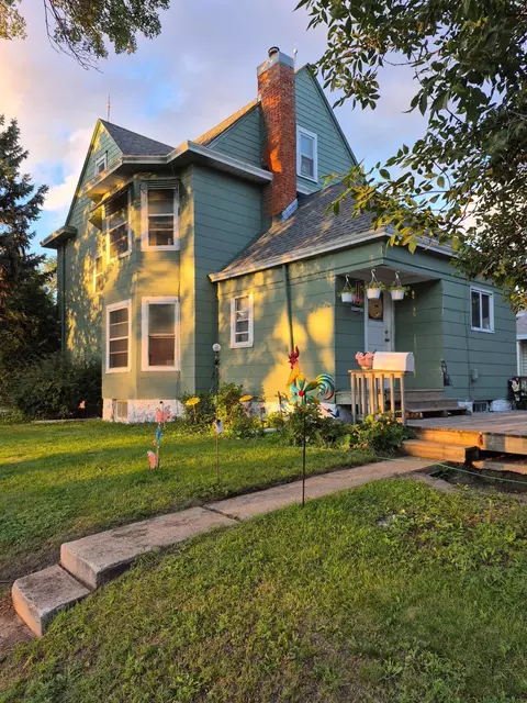 102 3rd St SE, Pipestone, MN 56164