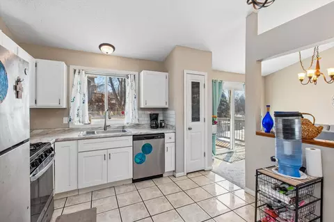 Kitchen - 3582 Baltic Ave, Eagan, MN 55122 photo 2 of 2