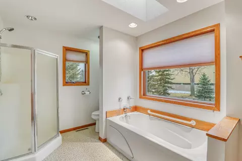 Bath - 408 11th St NE, Barnesville, MN 56514 photo 1 of 4