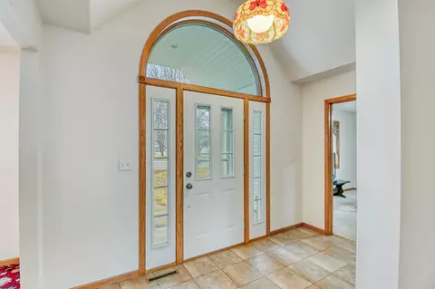 Entry Way - 408 11th St NE, Barnesville, MN 56514 photo 1 of 3