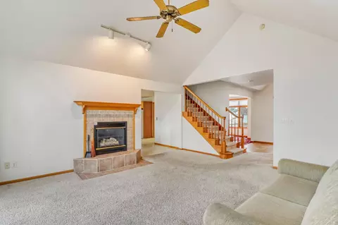 Living - 408 11th St NE, Barnesville, MN 56514 photo 3 of 3