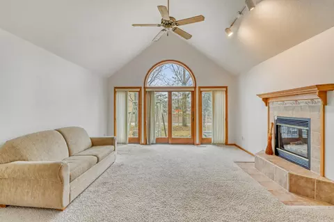 Living - 408 11th St NE, Barnesville, MN 56514 photo 1 of 3