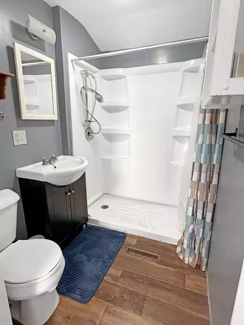 Bath - 352 3rd St, Tracy, MN 56175 photo 1 of 2
