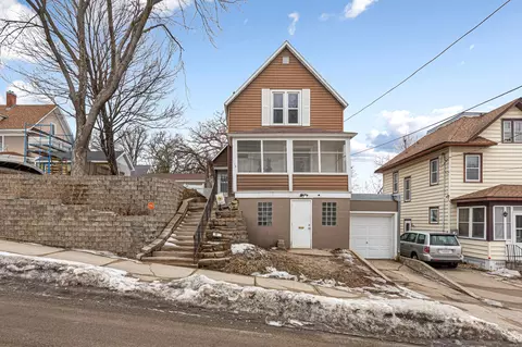 118 1st St SW, Faribault, MN 55021