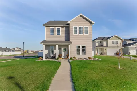 6552 Deer Creek Pkwy S, Fargo, ND 58104